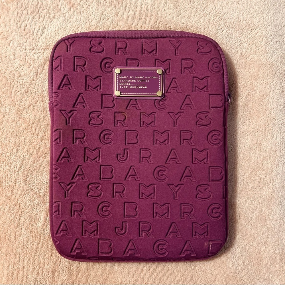 Marc by Marc Jacobs purple IPAD 11’ Sleeve